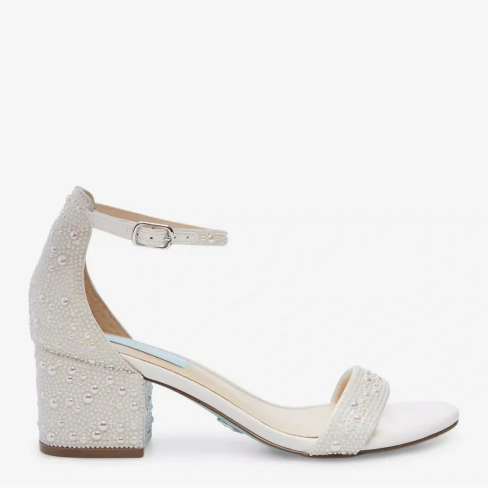 NEW Betsey Johnson Ivory Mari Block Heels - Picture 4 of 6